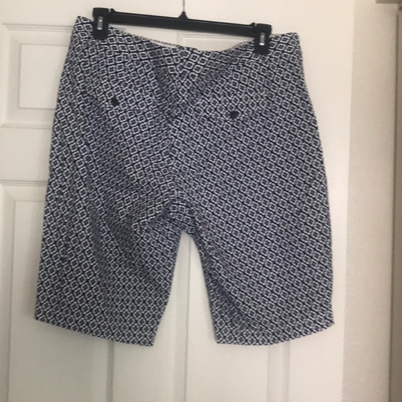 Dockers Bermuda Shorts Size 16 - Picture 2 of 5